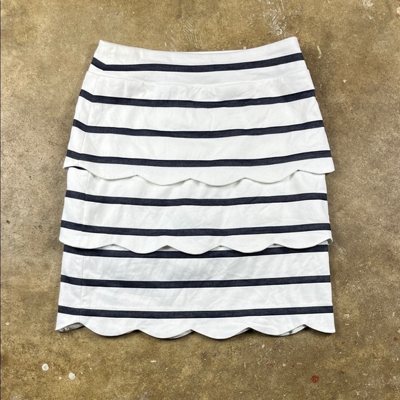 J. McLaughlin Dresses & Skirts - J. McLaughlin Providence petal pull on White and navy Striped skirt
Size: 2